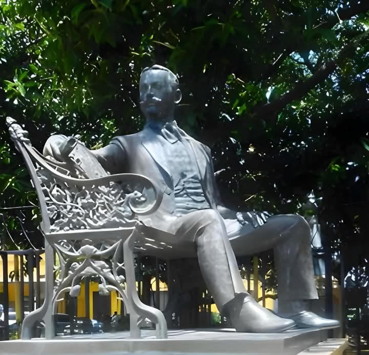 17 de abril nace el Poeta Juan Ramón Molina